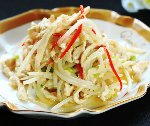 银芽炒鸡柳