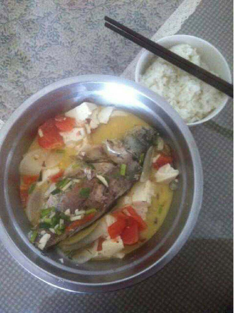 下奶的鲫鱼汤,吃饭了-
