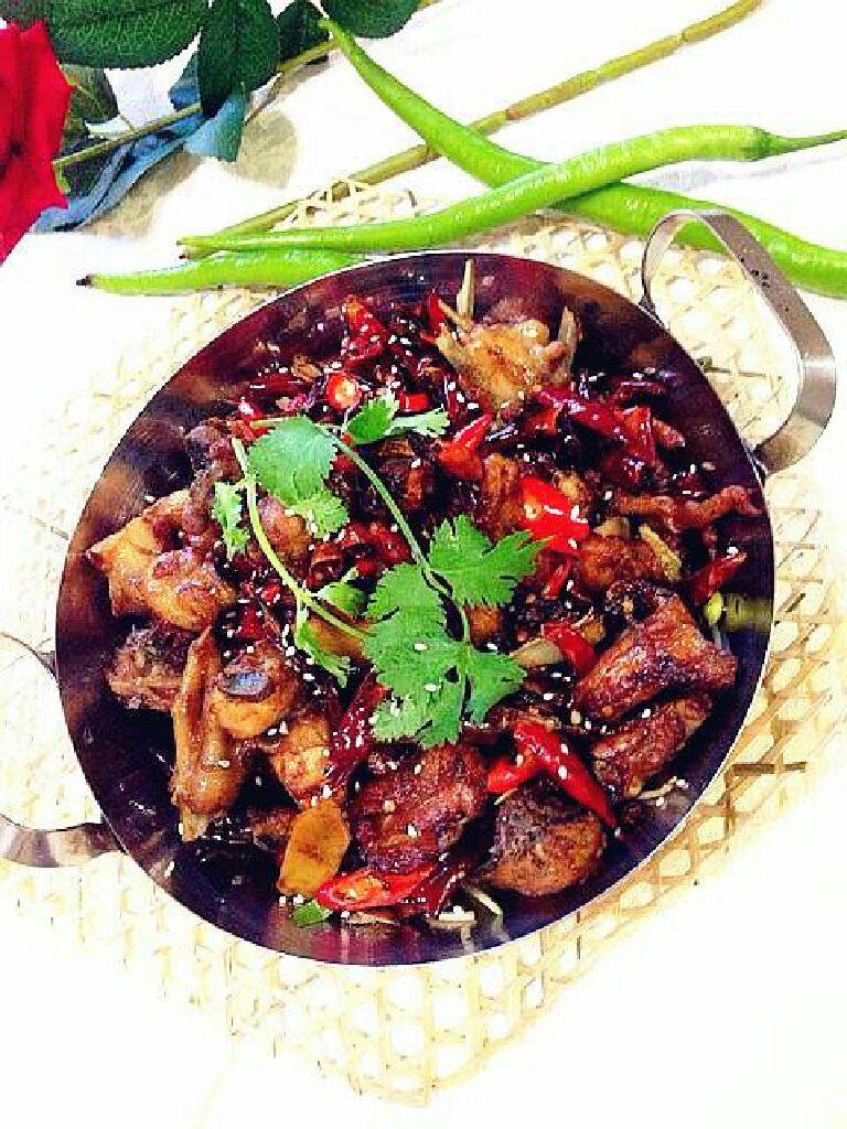 客人看到这道菜绝对会大喜！香辣干锅鸡超简易美味做法！
