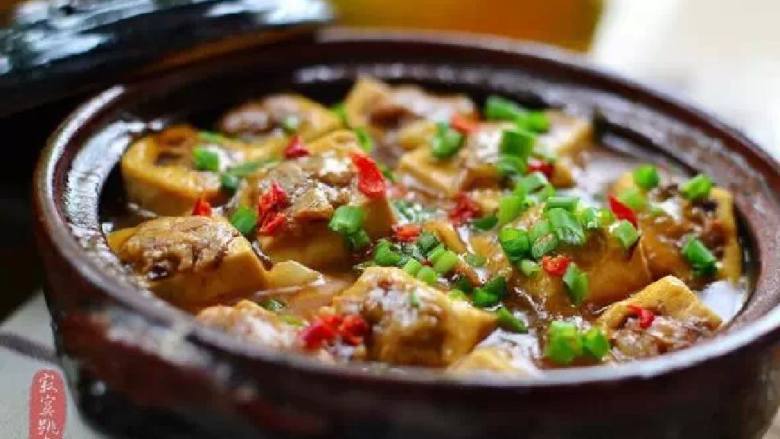 砂锅煲豆腐酿