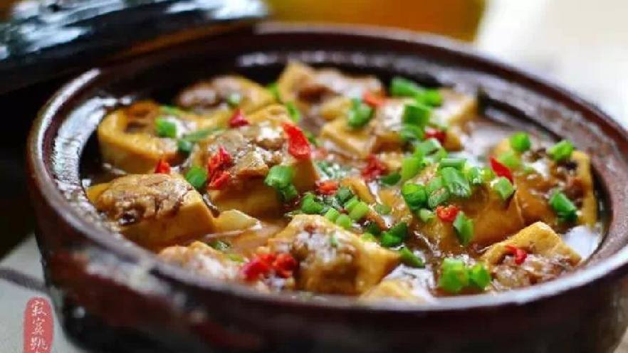 砂锅煲豆腐酿