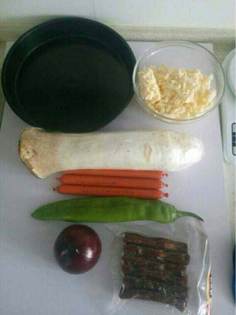 自制披萨,这个时候可以准备馅料,