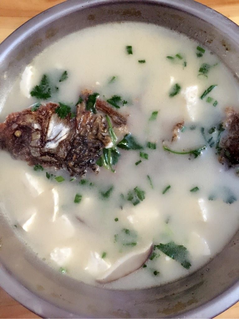 鲫鱼豆腐汤