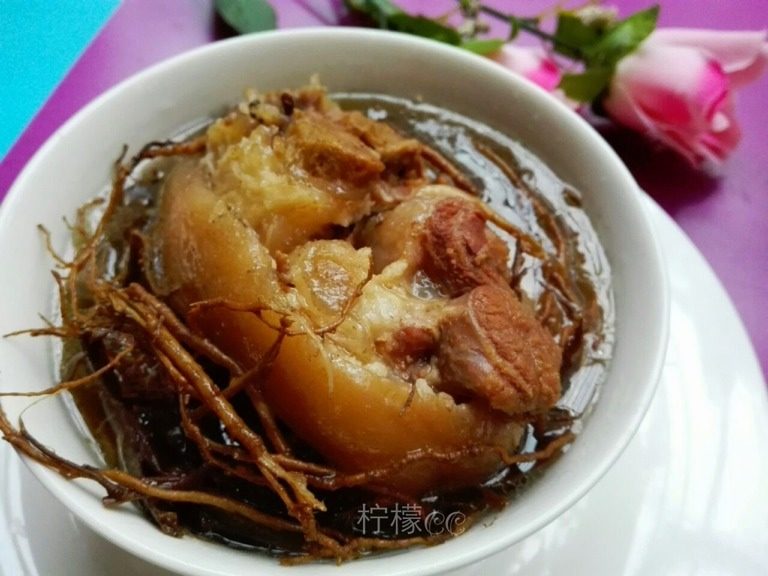 五加皮炖猪蹄
