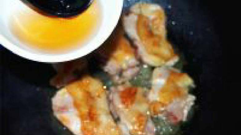 日式照烧鸡腿,3大勺的味淋(没有可自己调配,用纯米酒和红糖,