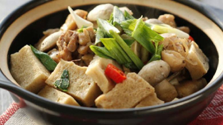 鸡肉口蘑豆腐