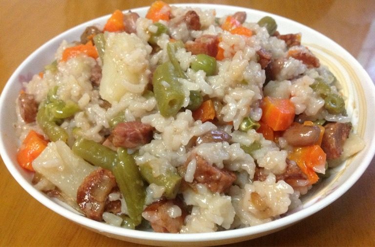 腊香肠瘦肉条焖饭
