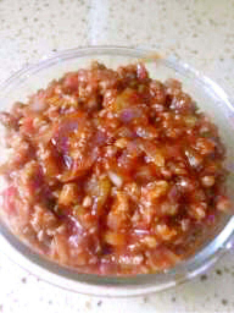 意大利面,炒好的肉酱