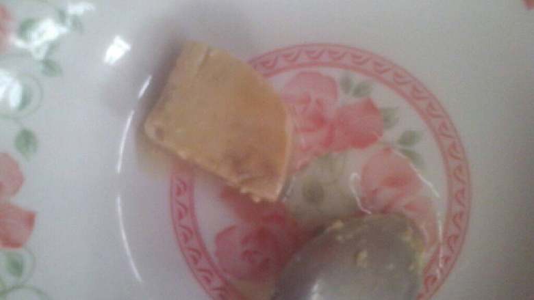 自制臭豆腐,等两天就可以捞起放盘子吃了