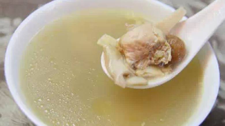 石斛玉竹沙参煲瘦肉汤