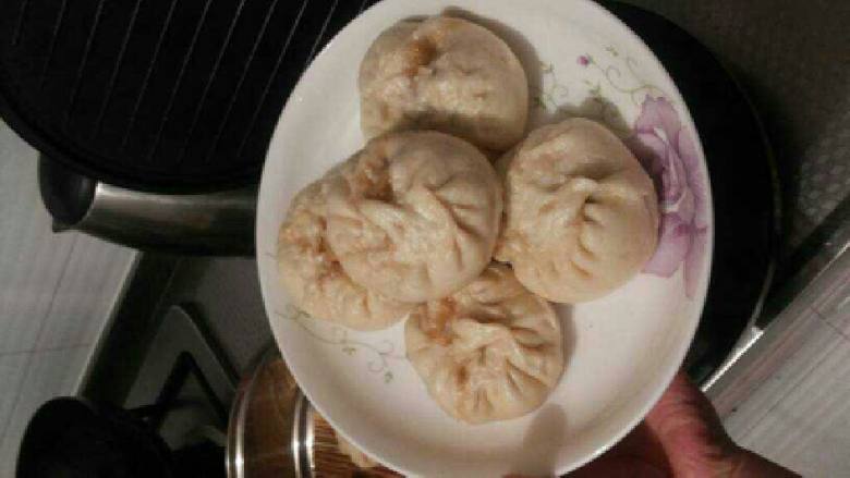 猪肉蘑菇包子