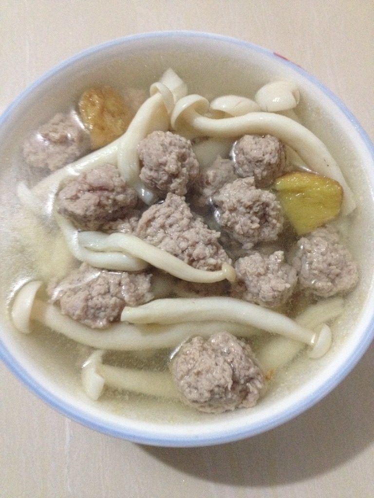 肉丸海鲜菌汤
