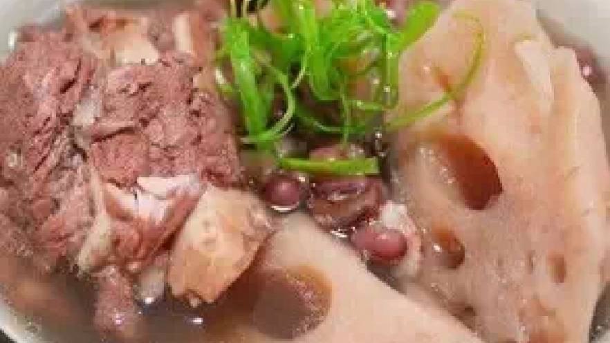 莲藕煲鸭汤