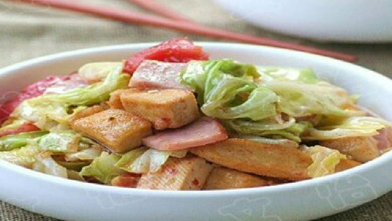 腊肉烩豆腐