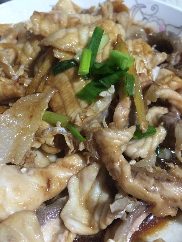 葱油脆肉鲩,淋上鱼身即可食用