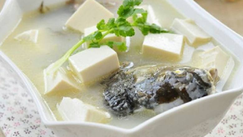 鲫鱼豆腐汤
