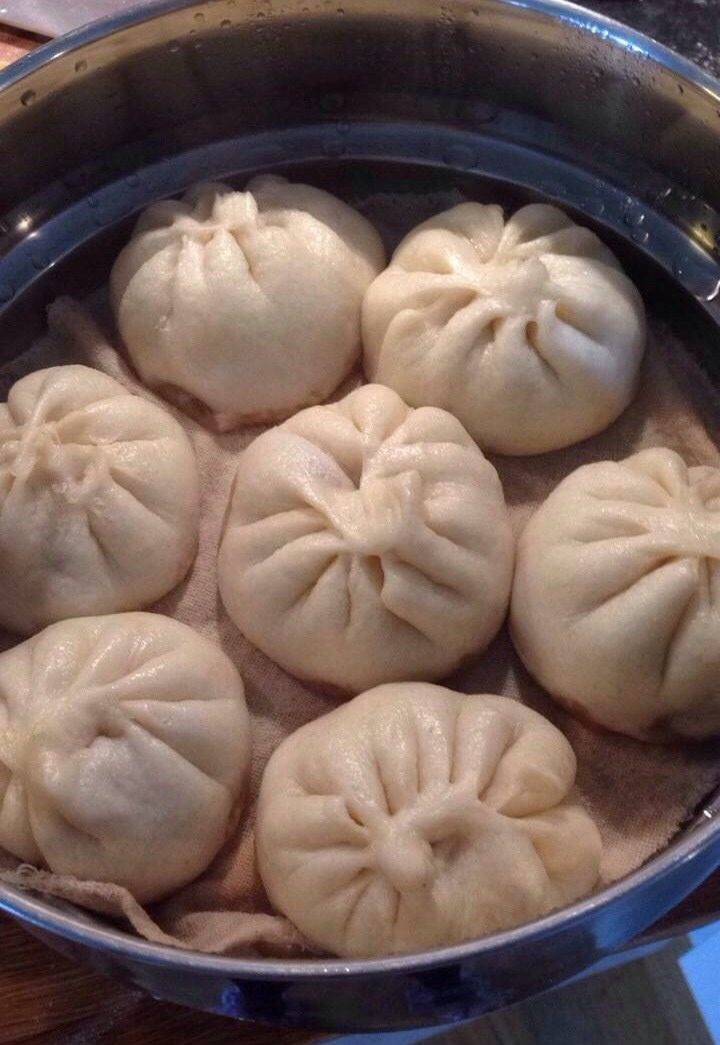 芹菜肉包子