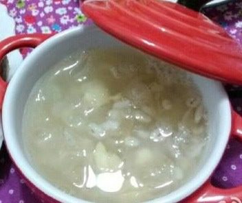 银耳莲子薏仁汤
