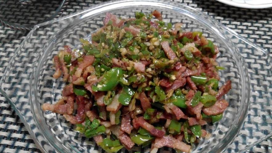 辣椒炒培根