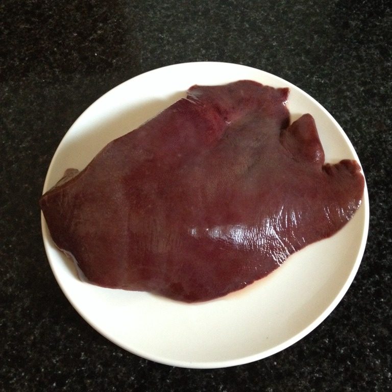 盐水猪肝,<a style='color:red;display:inline-block;' href='/shicai/ 419'>猪肝</a>洗干净，需多洗几遍