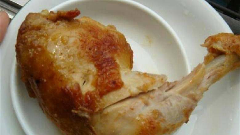 盐焗大鸡腿,香喷喷的盐焗鸡出锅了,还真是香呢。。。