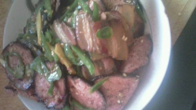 （湖南家常菜）肉圆子炒腊肉