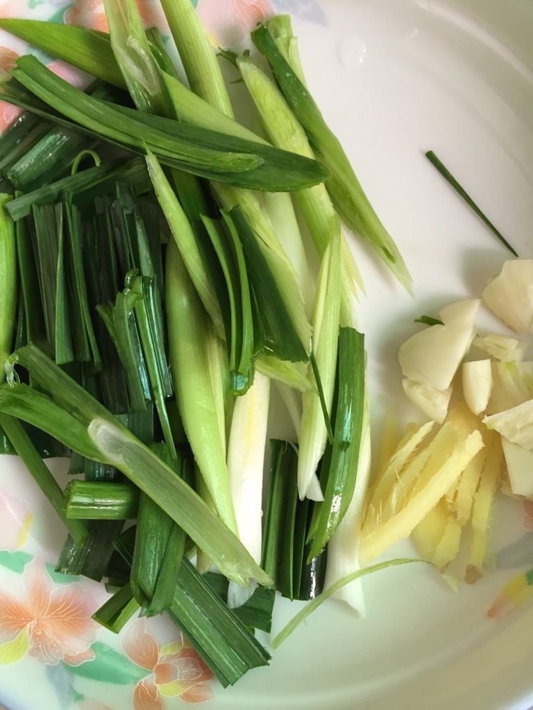 炒花甲,如图