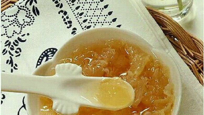 【皂角米银耳雪梨羹】