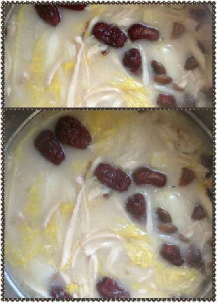 鸡腿菇排骨鲜奶浓汤煲