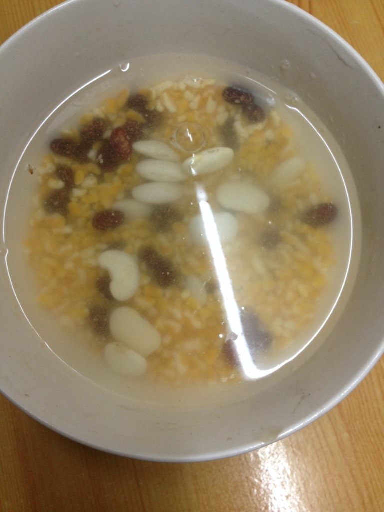 东北玉米豆粥,如图浸泡一夜,要不不爱熟