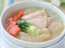 竹荪煲鸡汤