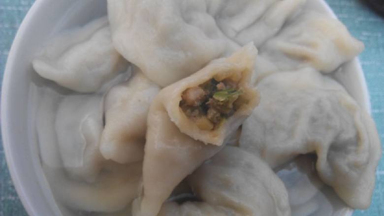 猪肉芹菜水饺