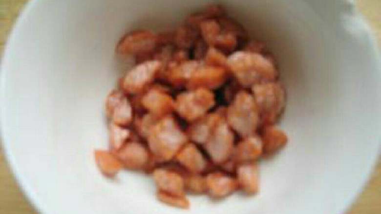 做一顿唤醒小孩胃口的饭!时蔬炒饭超美味做法,铲起,备用。
