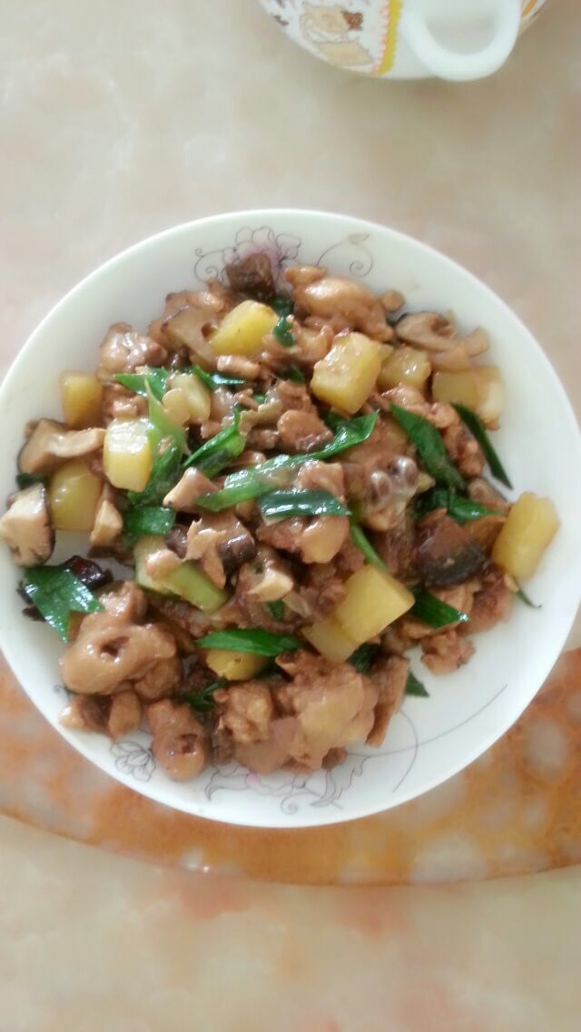 鸡腿肉烧土豆