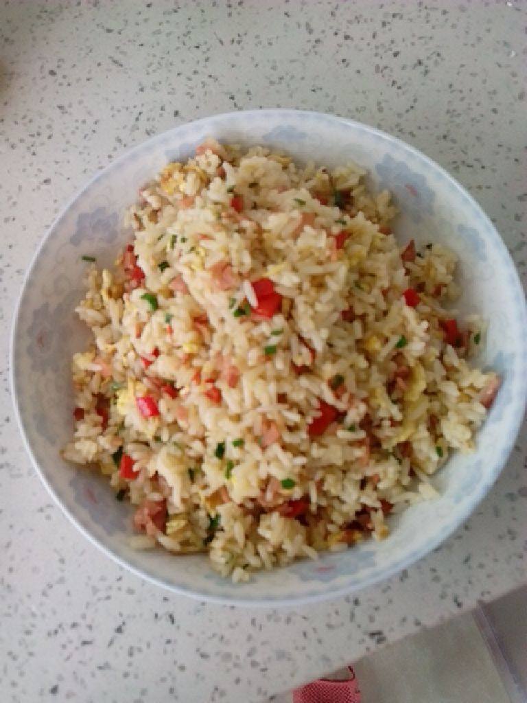 火腿肠炒饭
