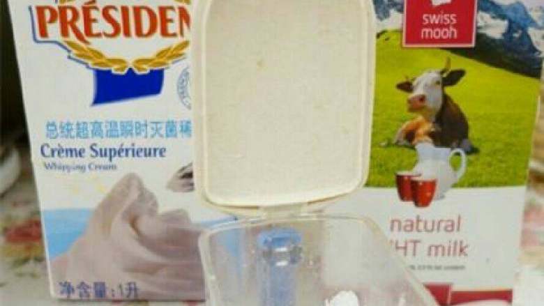 让宝宝爱上吃饭——自制炼乳
, 材料:淡奶油200ml(如没有替换成等 量牛奶)
牛奶 100ml
糖(红糖或黑糖)20-30g
