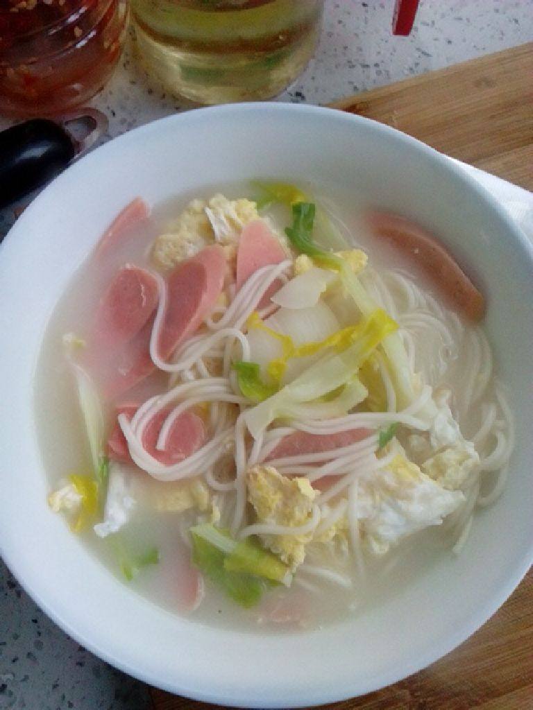 鸡蛋火腿肠菜面（小宝贝的最爱）