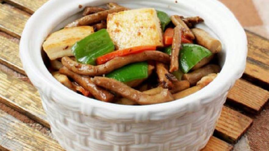 茶树菇烧豆腐
