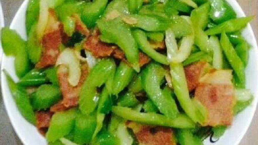 芹菜炒肉