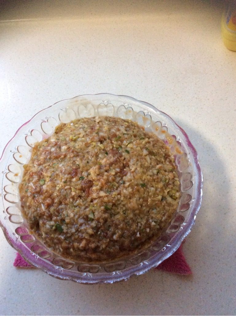 家常肉饼,<a style='color:red;display:inline-block;' href='/shicai/ 5353'>肉馅</a>里加好各种调料