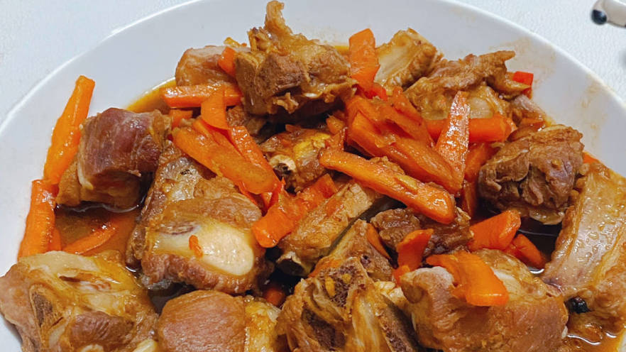 胡萝卜烧排骨