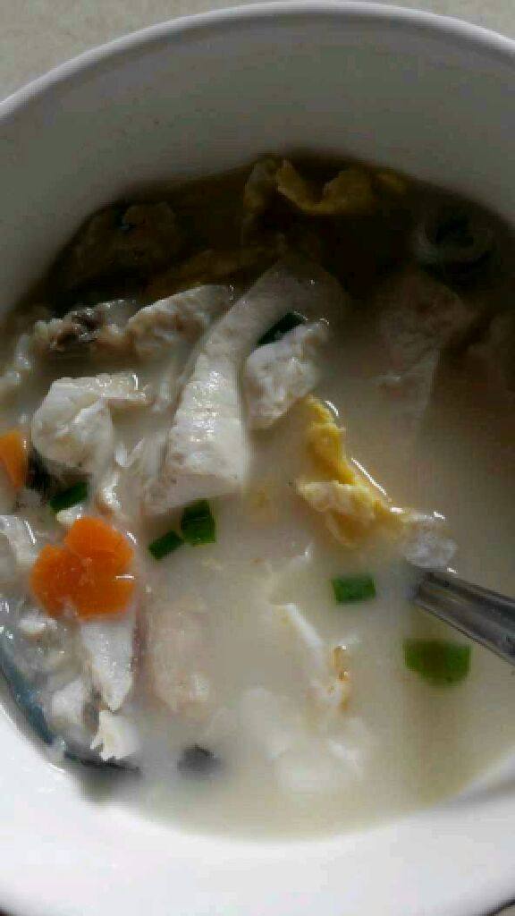 胡萝卜鱼头豆腐汤