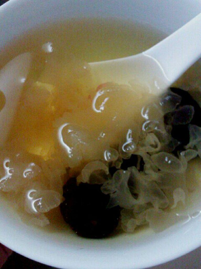 银耳炖红枣