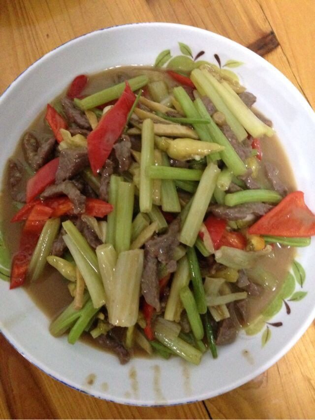 泡椒芹菜爆炒牛肉