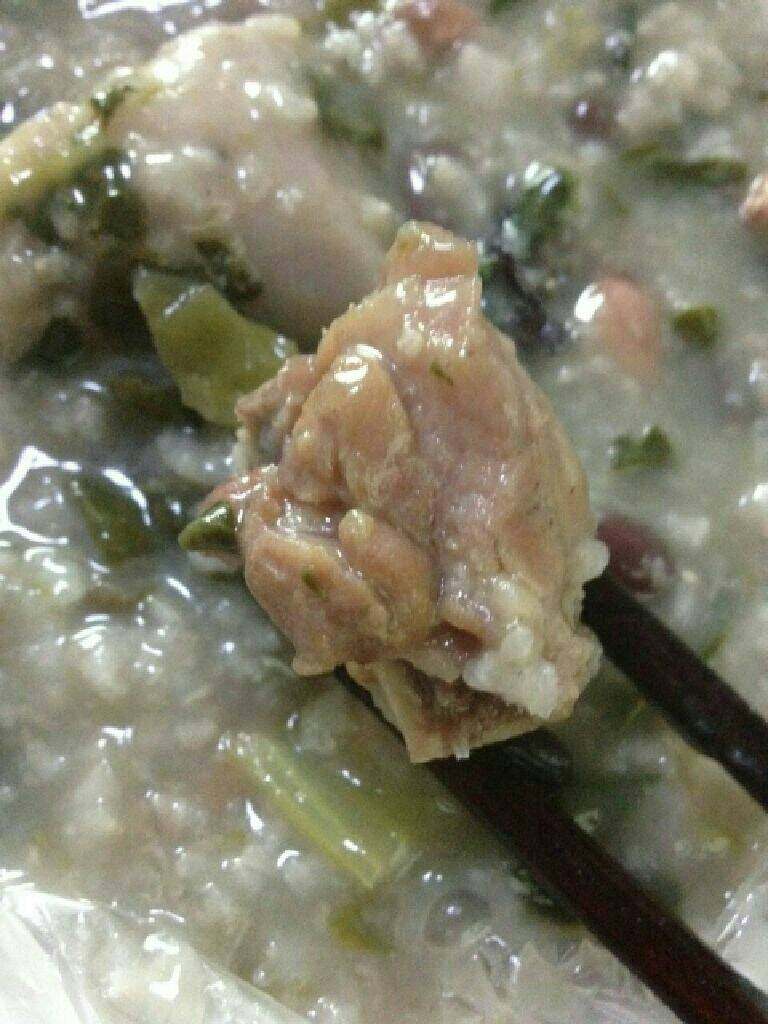 〈咸〉腊八粥,腊八粥已经熬的浓稠了,有没有觉得很有食欲呢,