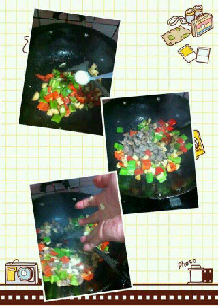 杏鲍菇炒牛肉,杏鲍菇水份煸干差不多了倒入青红椒一起翻炒。 加入盐翻炒均匀，倒入牛肉，放入蒜粒继续炒一下。 倒入蚝油适量、鸡精适量翻炒均匀出锅了喜欢吗？颜色怎么样？