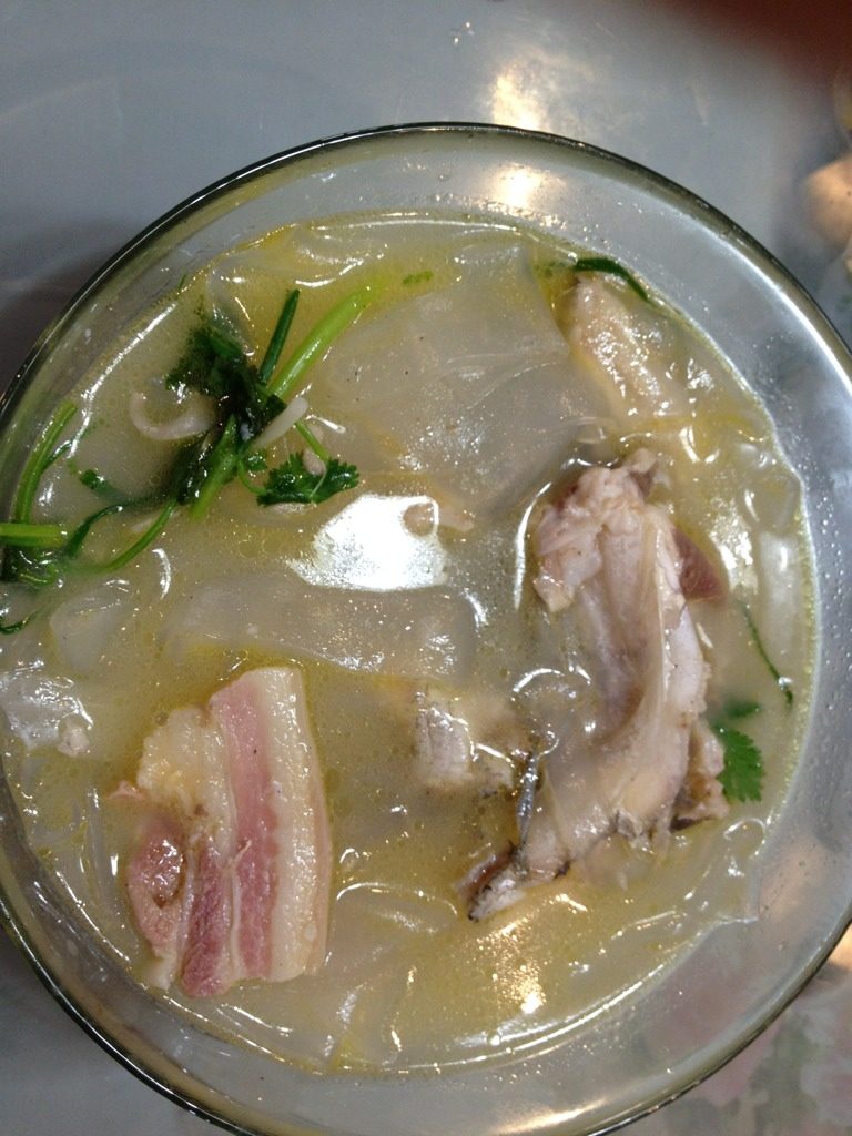 魔宫鱼头粉皮汤