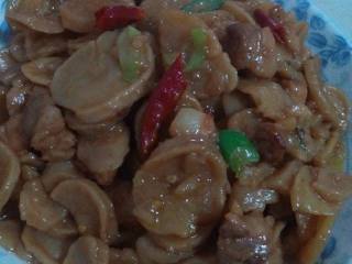 红烧肉炖干土豆片