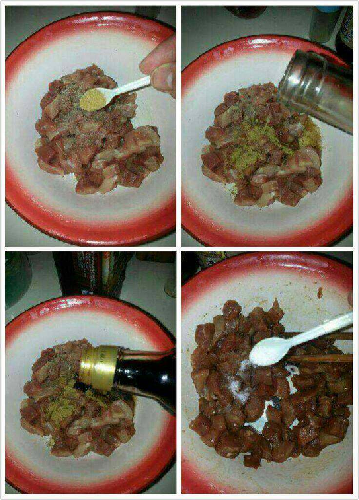 杂粮窝窝头,猪肉切丁加胡椒粉,盐,料酒,酱油腌制