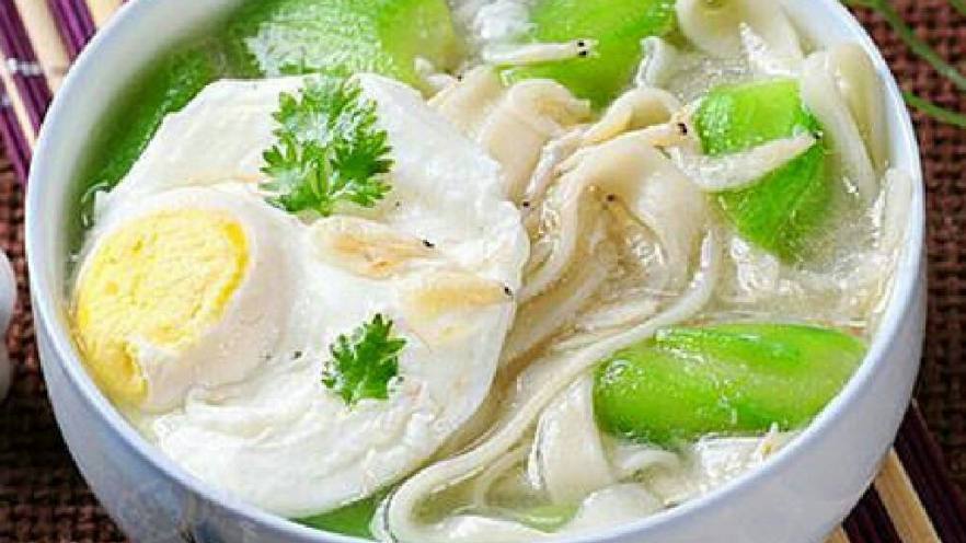 丝瓜鸡蛋炝锅面